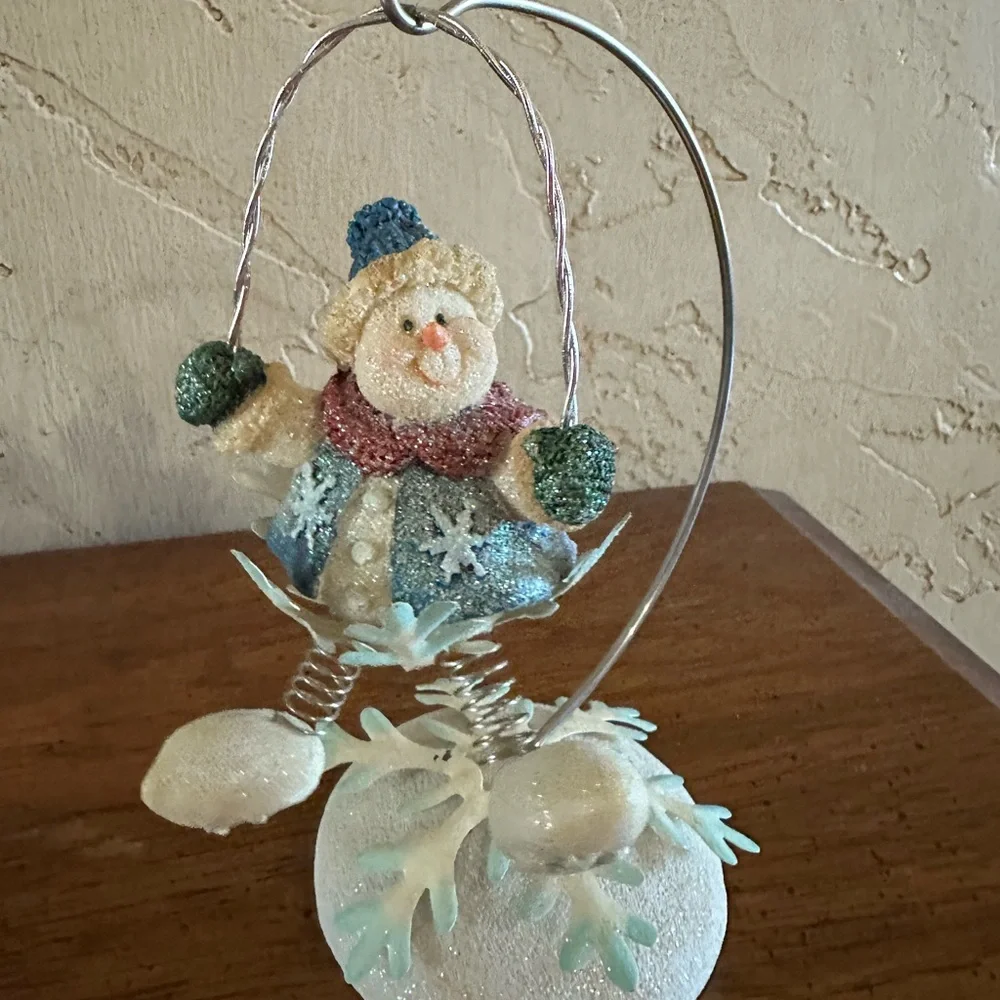 Cobble Creek 2 piece Swinging Snowman Christmas Holiday Winter Decoration